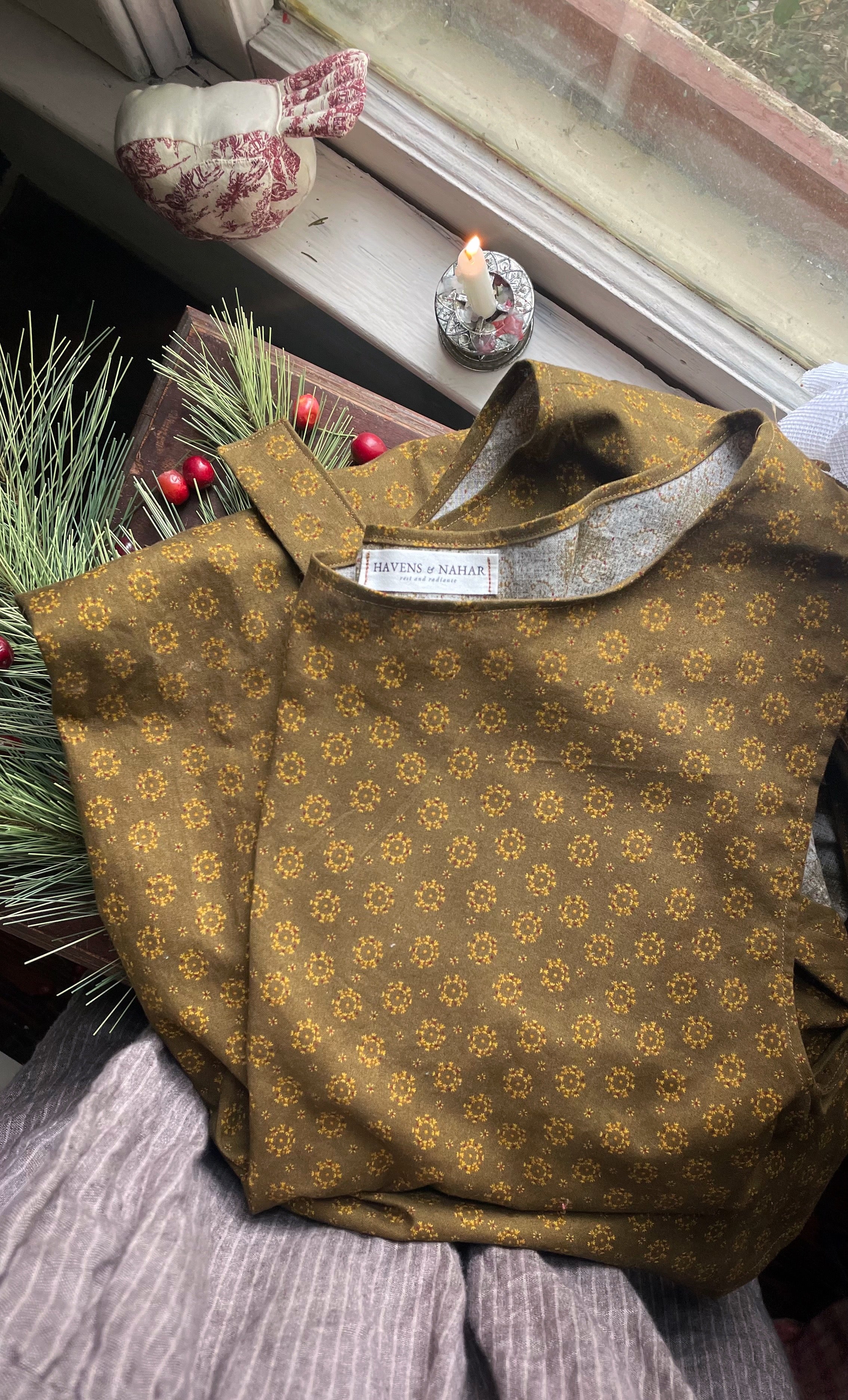 Holly Wreath Pinafore