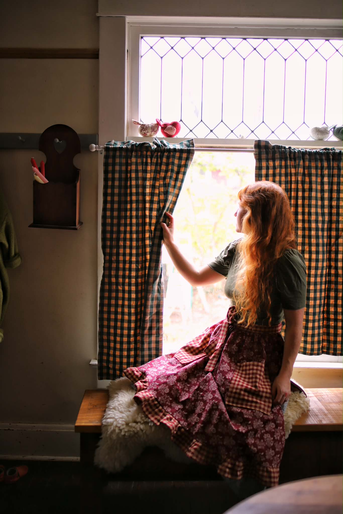 Burgundy Bouquet Ruffle Homepsun Apron