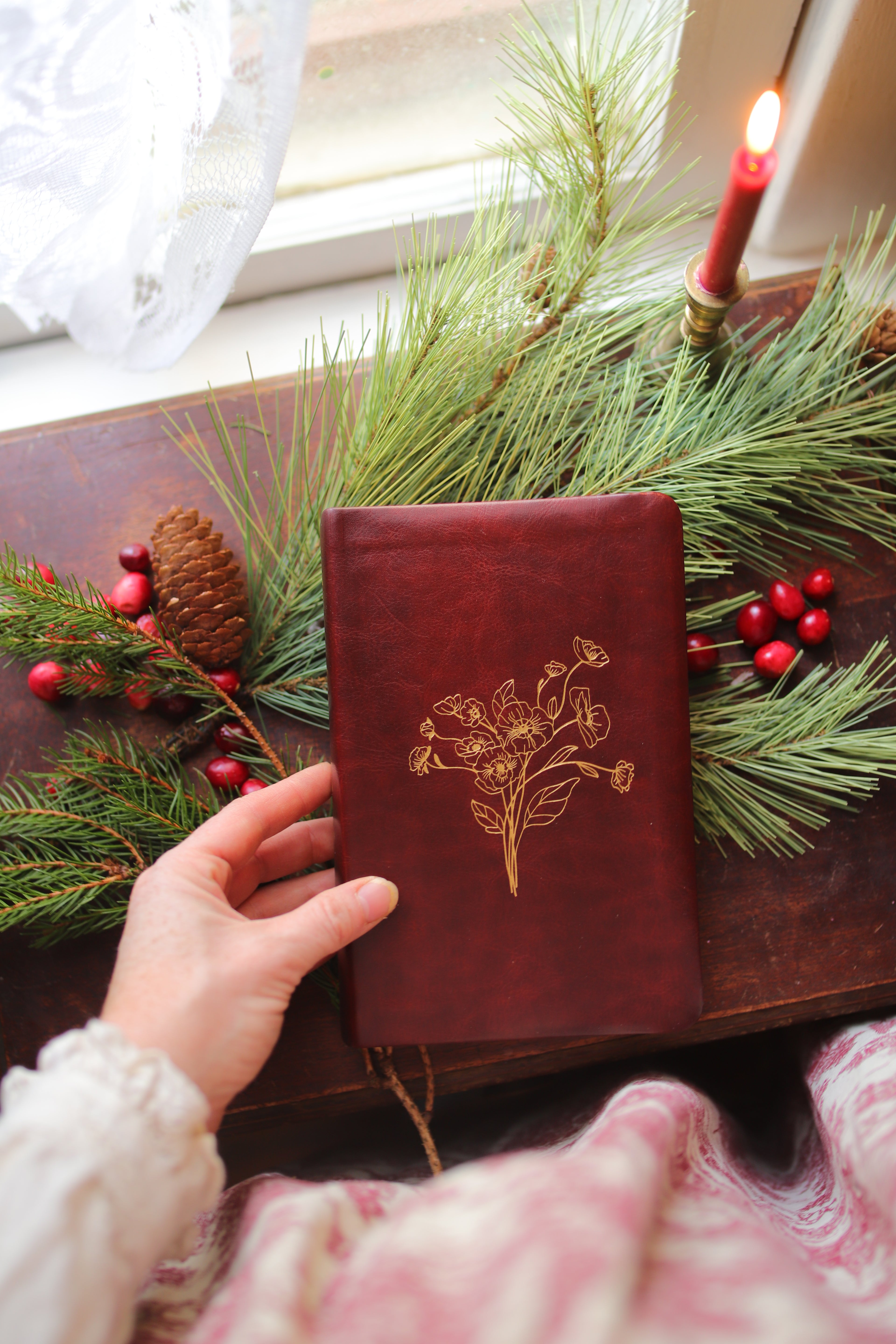 Golden Bouquet Compact Bible NLT